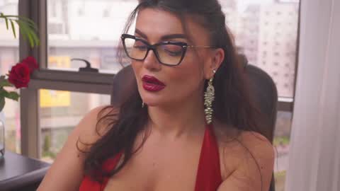 Nicolle online show from 12-22-24, 12:16