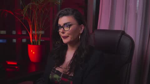 Nicolle online show from 01-09-25, 02:01