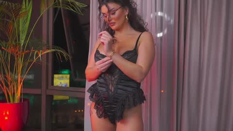 Nicolle online show from 01-23-25, 07:51