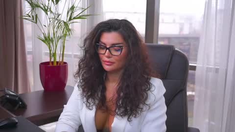 Nicolle online show from 03-01-25, 10:02