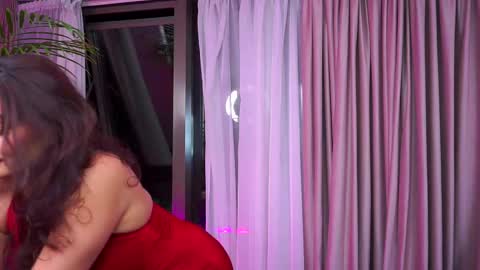 Nicolle online show from 09-11-25, 07:47