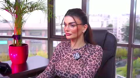 Nicolle online show from 10-03-25, 12:13