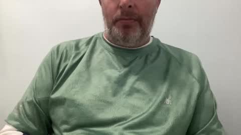 Snapshot of onthedlhere chatting on 10-16-25, 02:29 onthedlhere online show from 10-16-25, 02:29