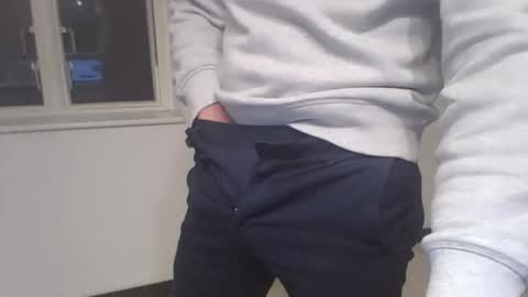 Snapshot of onurkneespls chatting on 11-01-25, 04:42 onurkneespls online show from 11-01-25, 04:42