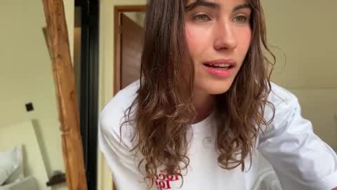 Snapshot of oofbabe__ chatting on 10-20-25, 10:10 Helen online show from 10-20-25, 10:10