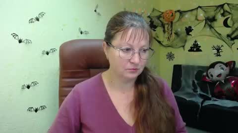 Vanessa online show from 10-31-25, 06:03