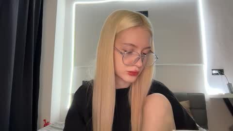 Bella and John online show from 11-13-25, 02:54