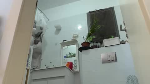 Snapshot of or690 chatting on 01-30-25, 09:25 or online show from 01-30-25, 09:25