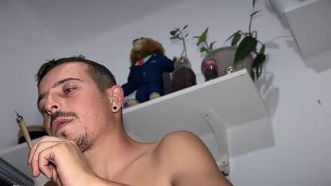 Snapshot of or690 chatting on 10-10-25, 06:07 or online show from 10-10-25, 06:07