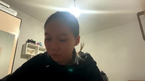Snapshot of oracowee chatting on 10-09-25, 03:43 Miha online show from 10-09-25, 03:43