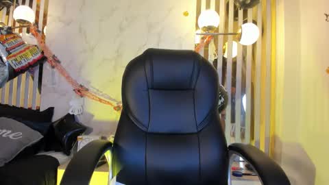 Snapshot of oriana_gh chatting on 10-31-25, 03:29 oriana_gh online show from 10-31-25, 03:29