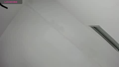 Snapshot of oriana_guzman chatting on 10-10-25, 10:42 Miss Guzman online show from 10-10-25, 10:42