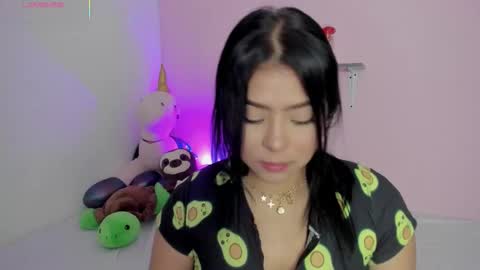 Snapshot of oriana_guzman chatting on 11-14-25, 02:10 Miss Guzman online show from 11-14-25, 02:10