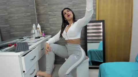 Oriana online show from 10-05-25, 05:55