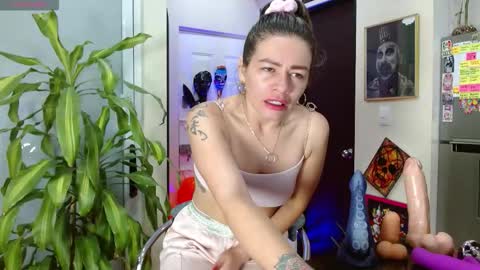 Oriana online show from 10-14-25, 10:38