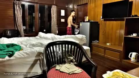 Fansly and Instagram -  online show from 11-24-25, 11:32