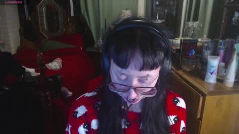 Snapshot of orookun chatting on 11-17-25, 11:21 orookun online show from 11-17-25, 11:21