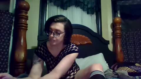 Snapshot of orphyx chatting on 01-04-25, 01:31 Entropy online show from 01-04-25, 01:31