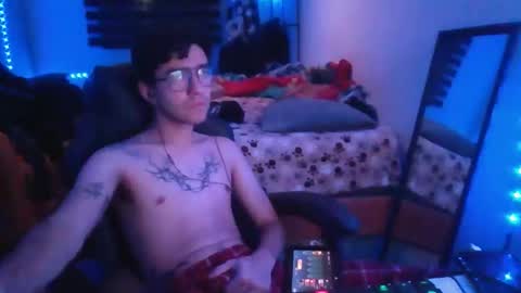 Snapshot of oscar252s chatting on 11-26-25, 05:08 Oscar online show from 11-26-25, 05:08