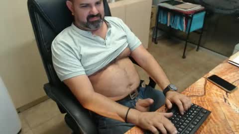 Snapshot of oscar_msng chatting on 10-17-25, 06:10 Oscar online show from 10-17-25, 06:10