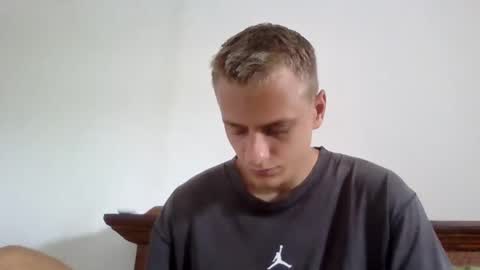 Snapshot of oscar_sssky chatting on 02-19-25, 05:27 Oscar online show from 02-19-25, 05:27