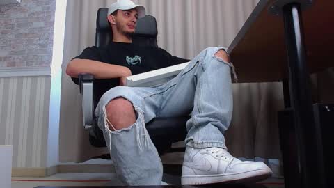 OscarGriffin online show from 10-01-25, 08:20
