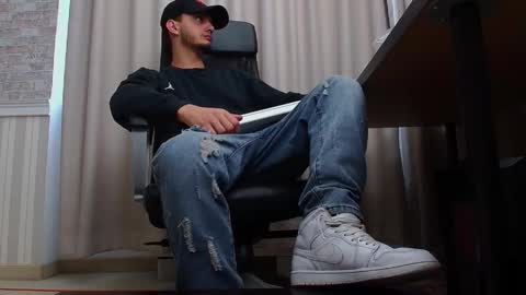 OscarGriffin online show from 10-04-25, 10:57