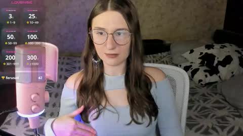 Snapshot of oskar_fucker chatting on 11-15-25, 12:23 Leliana online show from 11-15-25, 12:23