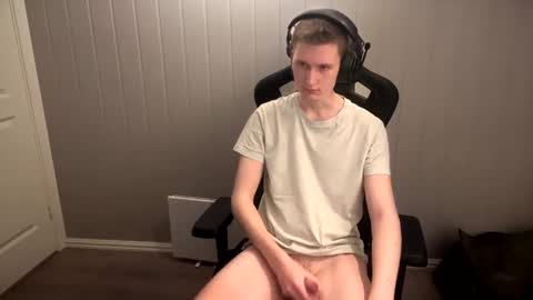 Snapshot of oskarlk chatting on 03-01-25, 10:53 Oskar online show from 03-01-25, 10:53