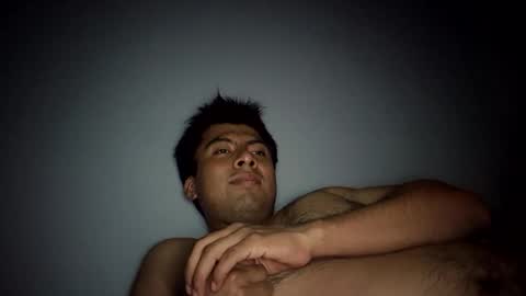 Snapshot of oskr876k chatting on 10-05-25, 05:39 Oscar L online show from 10-05-25, 05:39