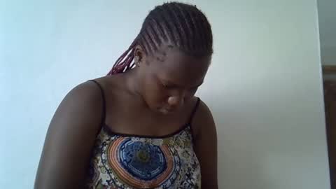 Snapshot of osoprettyebony chatting on 10-26-25, 12:33 osoprettyebony online show from 10-26-25, 12:33