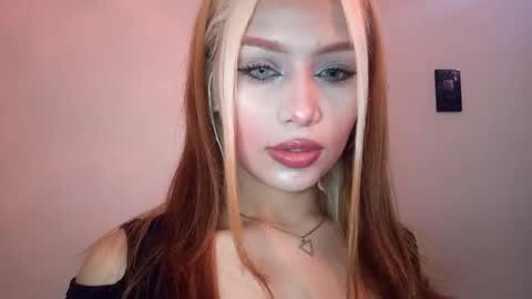 Snapshot of osornomaria268 chatting on 09-14-25, 12:10 Paulina online show from 09-14-25, 12:10