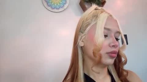 Snapshot of osornomaria268 chatting on 09-14-25, 08:08 Paulina online show from 09-14-25, 08:08