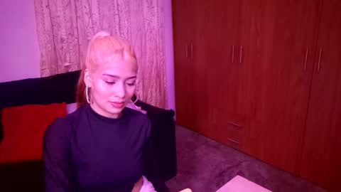 Snapshot of osornomaria268 chatting on 11-03-25, 10:16 Paulina online show from 11-03-25, 10:16