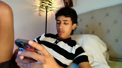 ostin 18hot online show from 12-21-25, 02:08