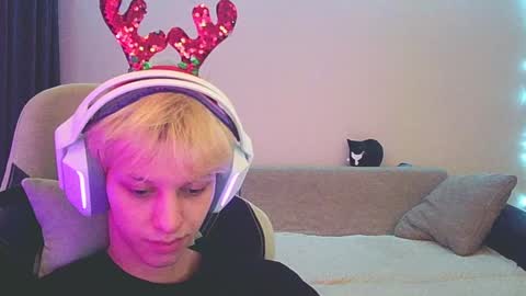 Ostin online show from 12-18-24, 12:40