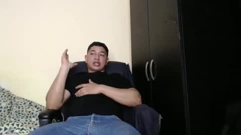 Snapshot of otto_stud chatting on 12-01-25, 04:17 otto_stud online show from 12-01-25, 04:17