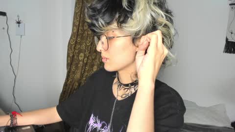 Snapshot of ottoyan_ chatting on 12-18-24, 12:54 Otto 3 online show from 12-18-24, 12:54