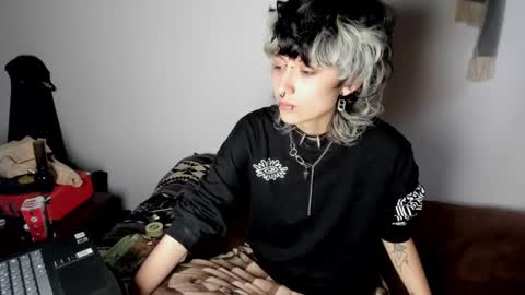 Snapshot of ottoyan_ chatting on 02-27-25, 03:26 Otto 3 online show from 02-27-25, 03:26