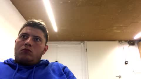 Snapshot of outflayd chatting on 10-24-25, 09:55 outflayd online show from 10-24-25, 09:55