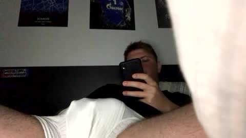 Snapshot of outflayd chatting on 10-29-25, 01:41 outflayd online show from 10-29-25, 01:41