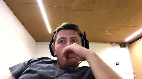 Snapshot of outflayd chatting on 11-04-25, 02:27 outflayd online show from 11-04-25, 02:27