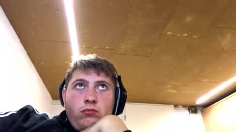 Snapshot of outflayd chatting on 11-06-25, 09:15 outflayd online show from 11-06-25, 09:15