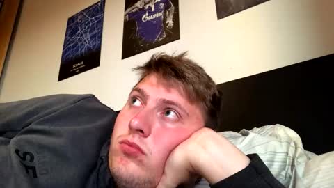 Snapshot of outflayd chatting on 11-09-25, 03:21 outflayd online show from 11-09-25, 03:21