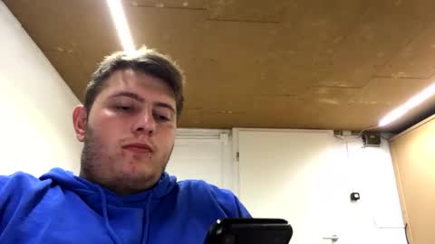 Snapshot of outflayd chatting on 11-10-25, 06:40 outflayd online show from 11-10-25, 06:40