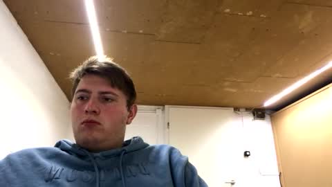 Snapshot of outflayd chatting on 12-16-25, 12:43 outflayd online show from 12-16-25, 12:43