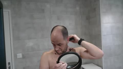 oversize13 online show from 01-12-25, 01:37