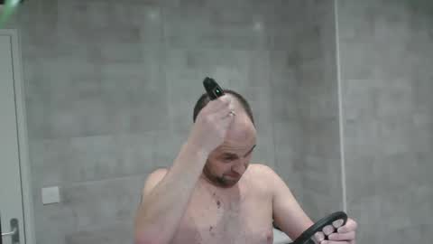 oversize13 online show from 01-26-25, 05:23