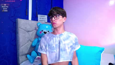 Owen  Independent model  online show from 12-27-24, 08:13