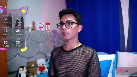 Owen  Independent model  online show from 09-30-25, 01:21